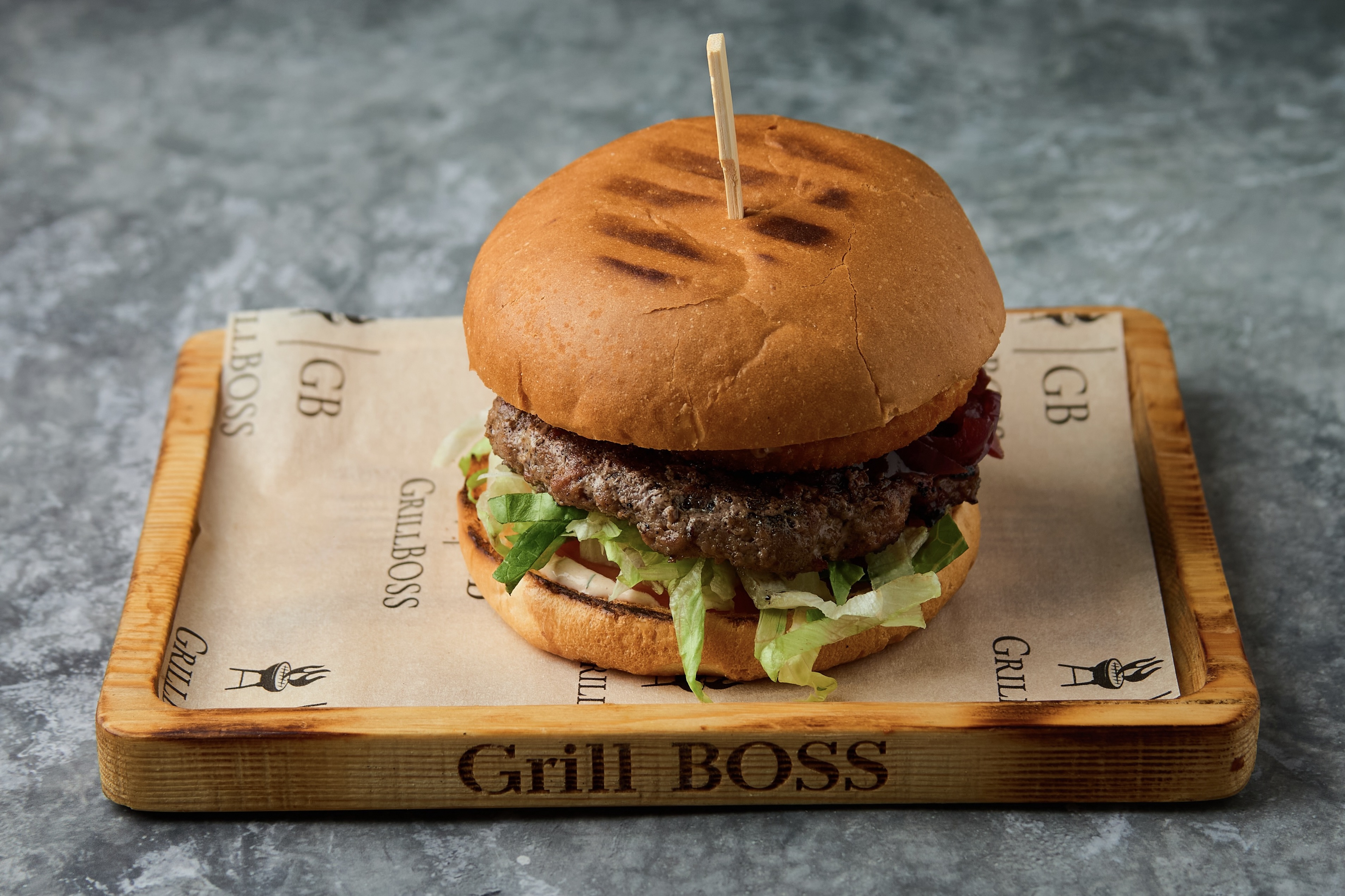 Брусничный бургер