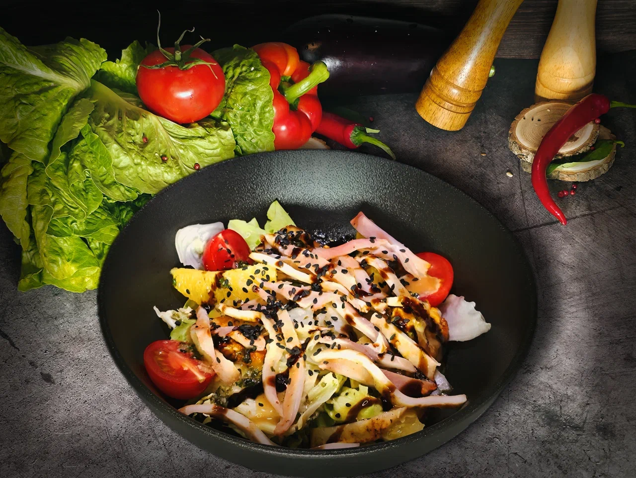 Теплый салат с морепродуктами
